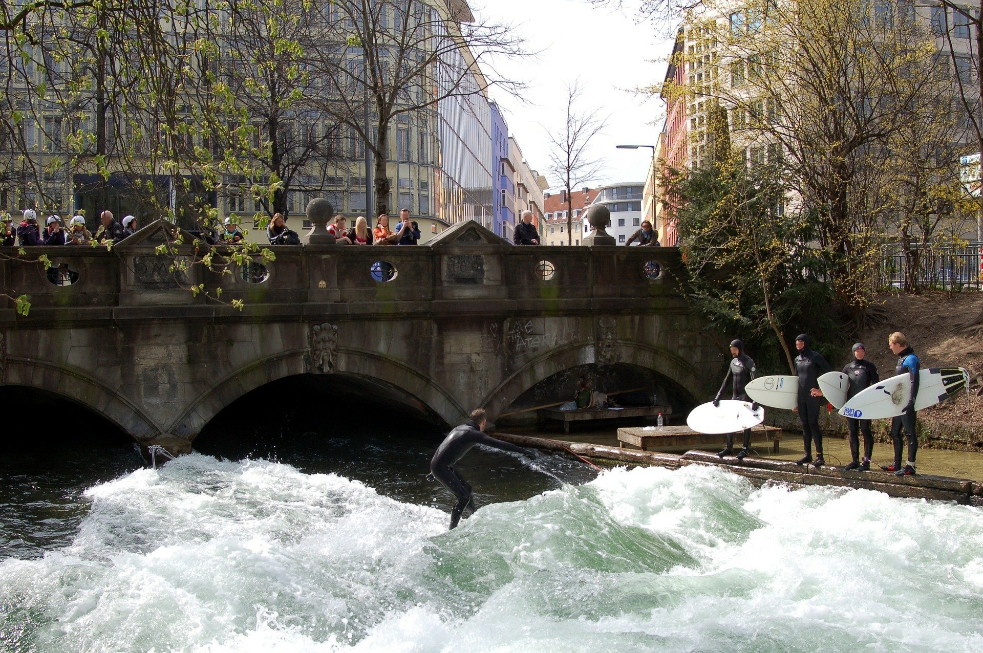 Die Surferwelle im Englischen Garten (c) pixabay