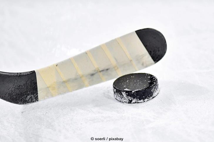<i>Eishockey<br>Deutsche Eishockey League</i><br>Red Bull München - Augsburger Panther
