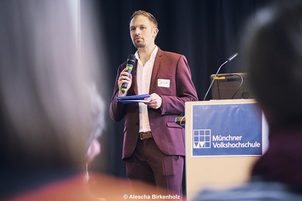 Tantenschaft und Tantenbilder zwischen Literatur und Wirklichkeit