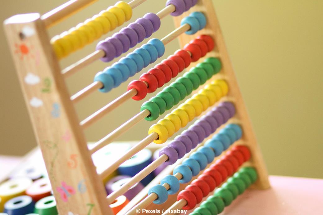 Farbenfrohe Klang- und Windspiele