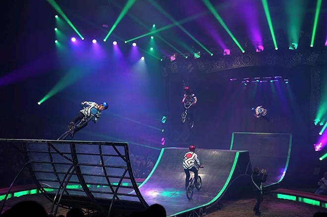 Circus Krone - Winterspielzeit 2024/2025 - Freestyle