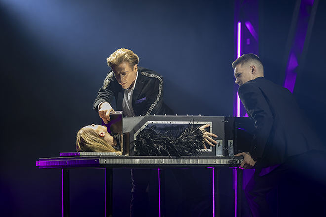 zweifach magisch – Bis 12. Oktober im GOP Varieté-Theater München