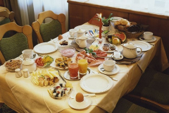 Jedermann_Fruehstuecktisch