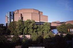 Gasteig Architektur 2, Blick von Rosenheimer Str. 14, Sommer in der Stadt