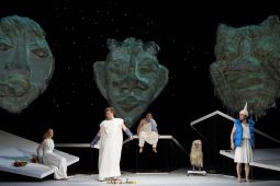 TT_03_23_Theaterakademie_Achill unter den Maedchen© Cordula Treml_LP_1040x693