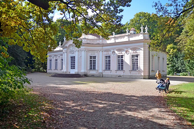 TT_07_24_MVHS Themenführungen in München_Amalienburg_Schlosspark_Nymphenburg © Wikipedia Commons Guido RadigI_LP_660x440