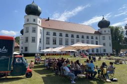 Gartentage Schloss Tüßling, TT_06_25_Lohde_Tuessling_Cafe_LP_1040x693