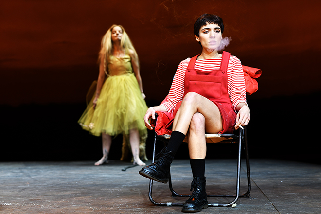 Theatertag, TT_06_25_Theatertag_Über Menschen_Anne Stein, Maral Keshavarz (c)Gabriela Neeb_LP_660x440