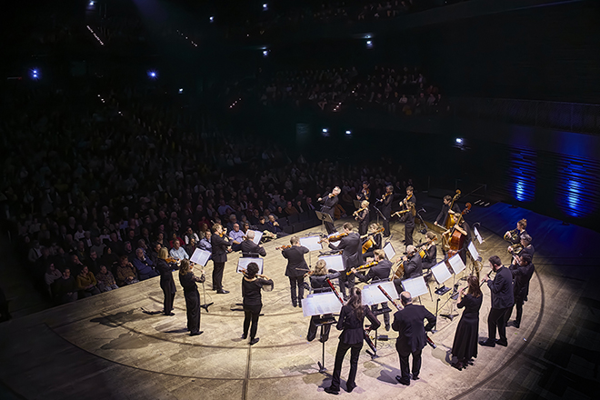 Münchener Kammerorchester Abonnement 2025/2026, TT_08_25_MKO-unter-Daniel-Giglberger-in-der-Isarphilharmonie-2E8A2240-Verbessert-RR-©Florian-Ganslmeier_LP_660x440