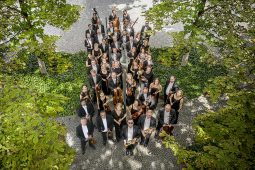 Münchner Symphoniker Abonnements 2025/26, TT_08_25_Muenchner_Symph_MSY-22-23-Orchesterfoto2-print-(c)-Peter-von-Felbert_LP_1040x693
