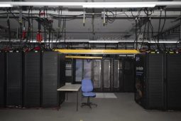 Ausstellung Pinakothek der Moderne Dateninfrastrukturen, TT_10_25_Piakothek_der_Moderne_FdG_000968_444-830x590-1-800x569_LP_660x440