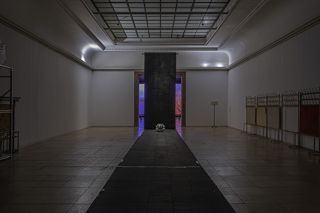 Cyprien Gaillard Wassermusik Haus der Kunst München, TT_10_25_HDK_HDK_Cyprien-Gaillard_Wassermusik_Foto_Timo-Ohler-1_LP_660x440