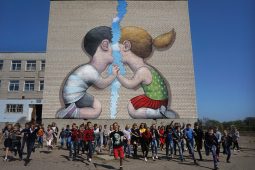 Seth Spielträume München, TT_10_25_Muca_2019_09_Keep-in-Touch_Popasna-Ukraine©Julien_Malland_LP_1040x693