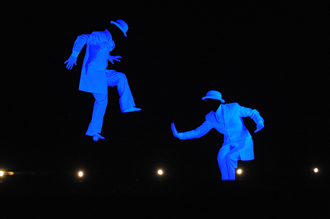 Magic! Zauber der Illusion München, TT_11_25_Les Chapeaux Blancs HD (credit photo Laurent Dardelet)_LP_660x440