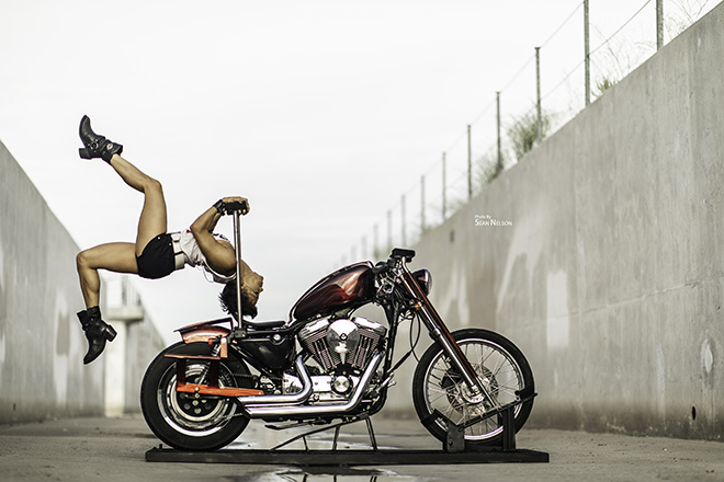 Circus Krone Winterspielzeit München, TT_01_26_Circus_Krone_Muc. Melanie Chy - Handstand_LP_660x440