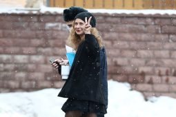 Literaturfest München 2026, News Bilder des Tages MOSCOW, RUSSIA - MARCH 18, 2021: Maria Alyokhina (R), a member of the Russian punk rock group Pus