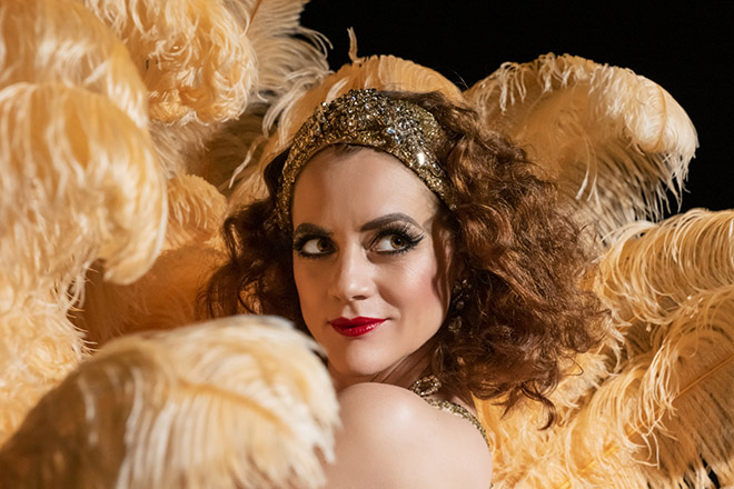 Varieté Burlesque München, TT_03_26_ChiChi-Bouvet_LP_660x440
