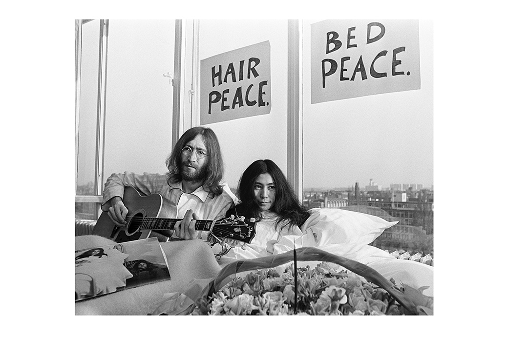 Wochenende München 20–22 März 2026, Haar Ausstellung München, TT_03_26_Kunsthalle_Nico-Koster_Lennon-and-Ono-at-Amsterdam-Hilton_Closeup_LP_1040x693