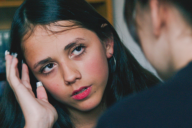 Girls Don’t Cry Film, Beitr_04_26_Girls_Selenna_serious_cl_Copyright Schneegans Productions_LP_660x440