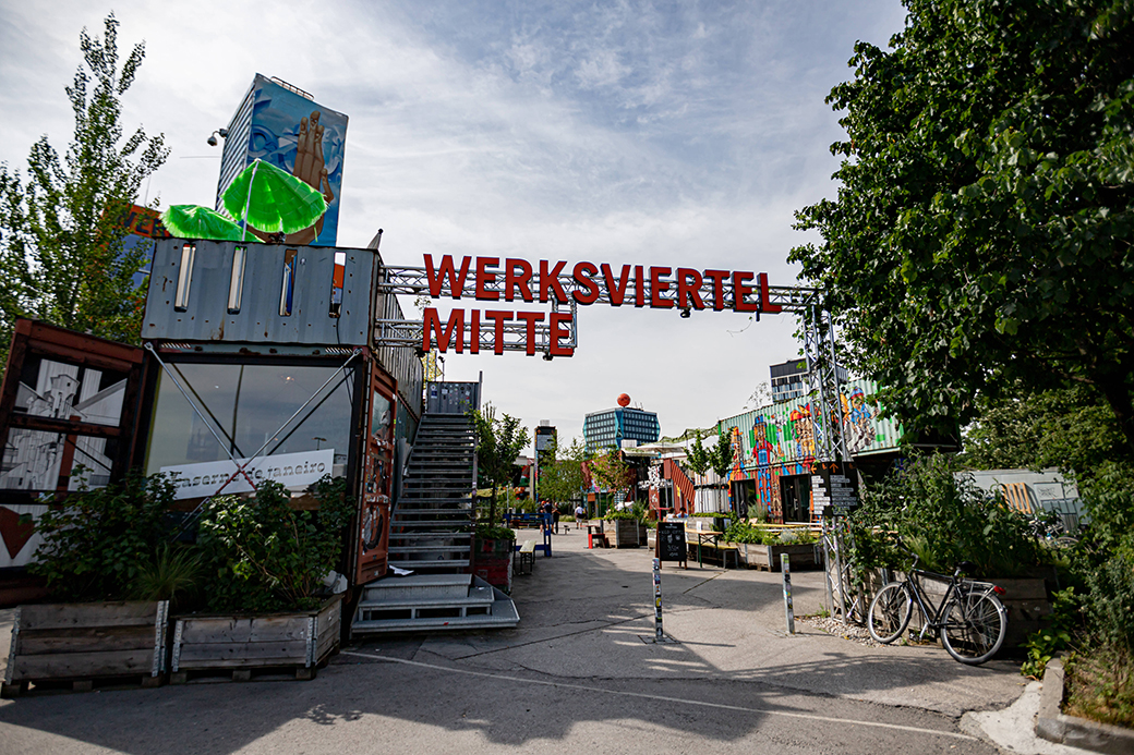 JuKi Festival München 2026, Werksviertel Mitte Eingang © München Tourismus Thies Janknecht Kinder- und Jugendfestival JuKi mit Mitmachaktionen, Workshops und Angeboten für Familien im Werksviertel-Mitte.