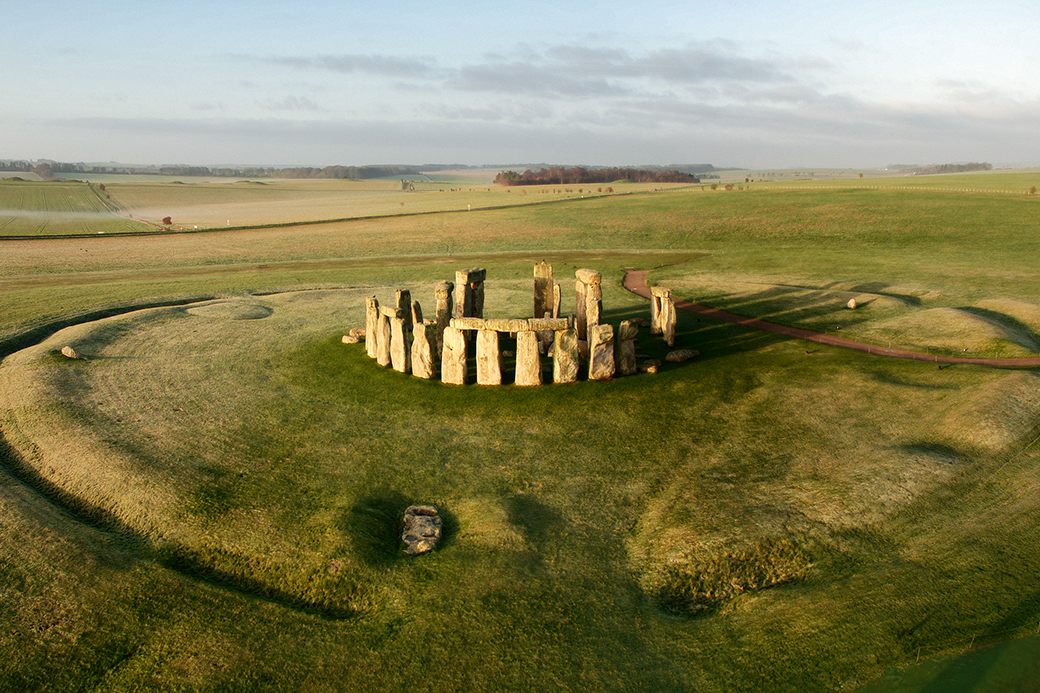 Stonehenge – Ausstellung in München Die Ausstellung in der Archäologischen Staatssammlung München zeigt rund 600 Originale und Repliken sowie aktuelle Forschung zu Stonehenge.