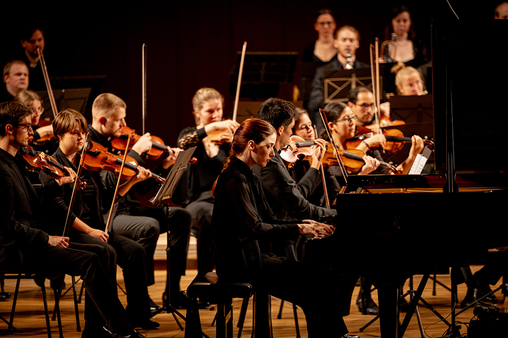 Toneo München Das junge Orchester Toneo München bei der gemeinsamen Arbeit an sinfonischen Projekten.